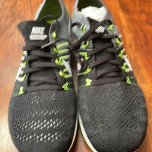 Mens Nike Zoom Flyknit Streak.   Size 10.5.